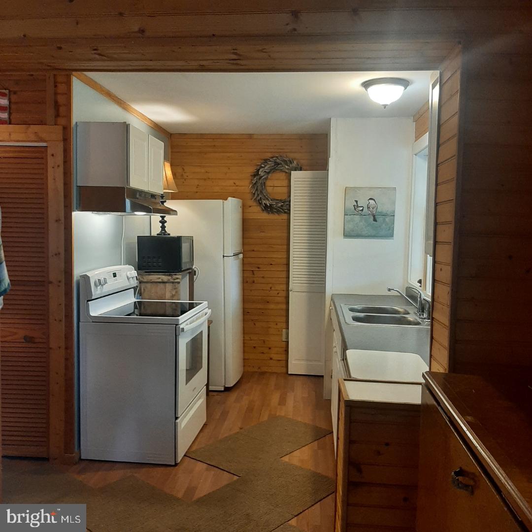 502 Dailey Road Charles Town, WV 25414 - Photo 10 of 18 Kitchen