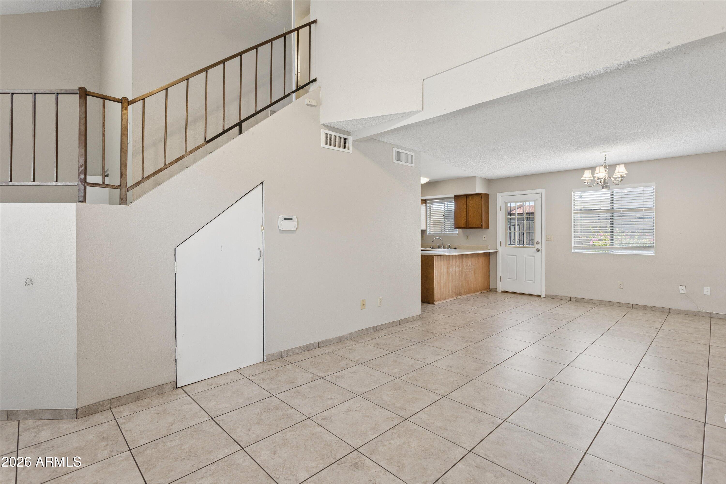 407 East Pecan Road Phoenix, AZ 85040 - Photo 7 of 23