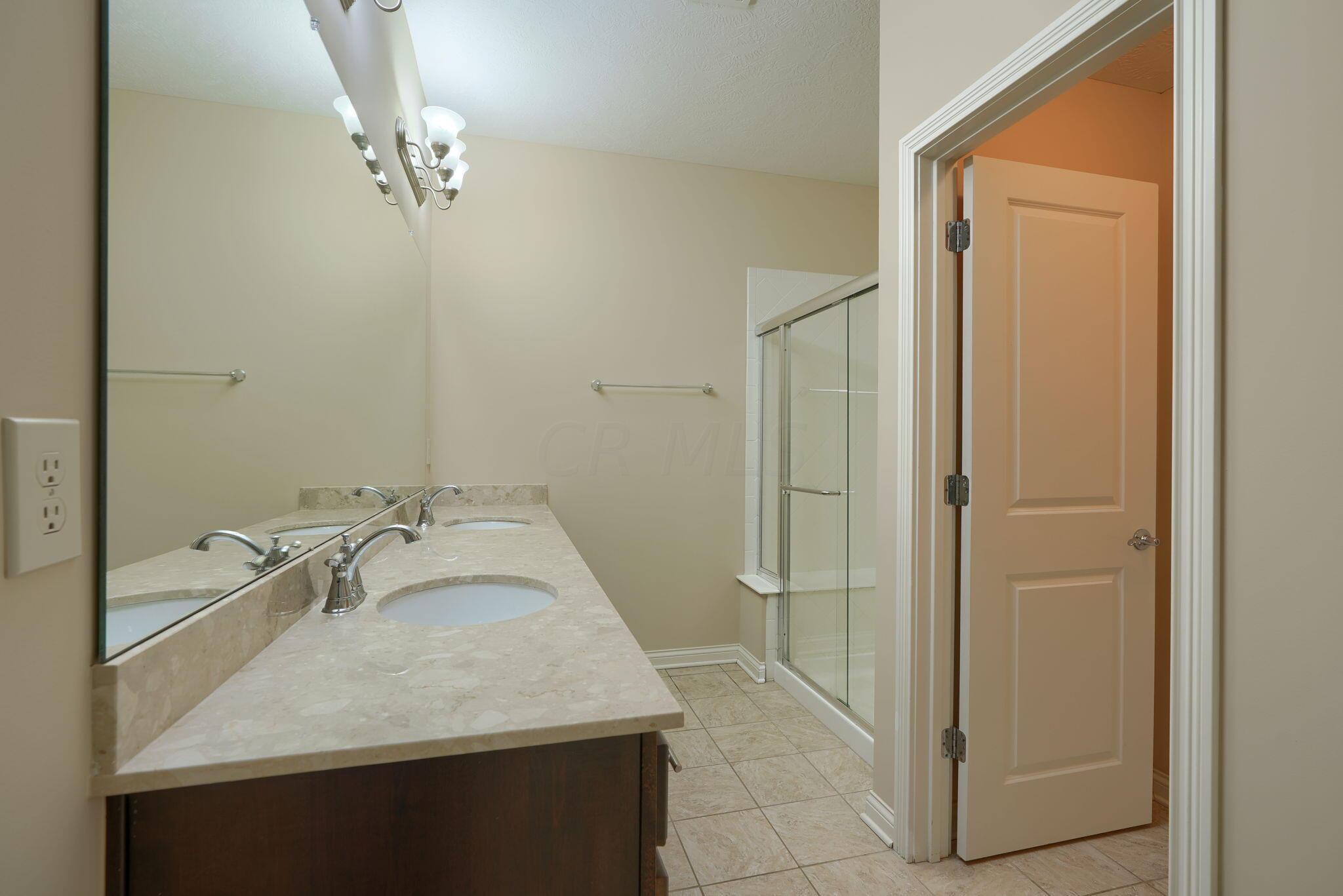 6180 Ray's Way, Unit 21 Hilliard, OH 43026 - Photo 19 of 39 6180 Ray's Way (56)