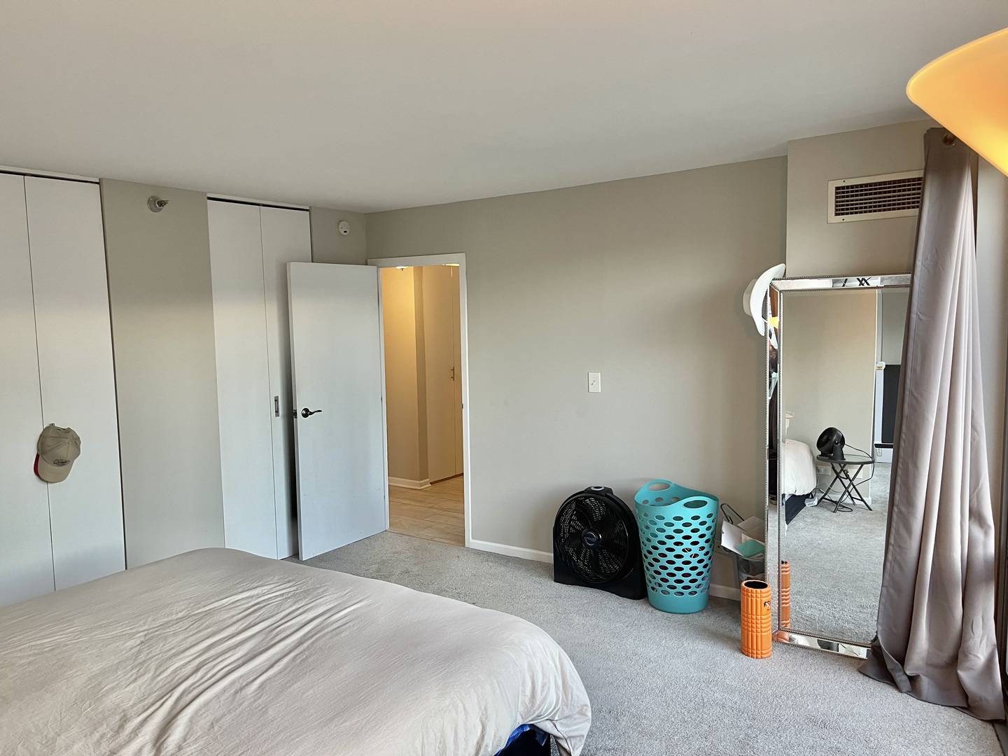 440 North Wabash Avenue, Unit 1903 Chicago, IL 60611 - Photo 17 of 34 a bedroom with a bed and a shower