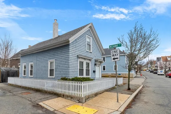 $465,000 | 21 Roundy Street, Beverly, MA 01915