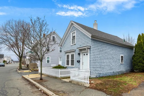 $465,000 | 21 Roundy Street, Beverly, MA 01915