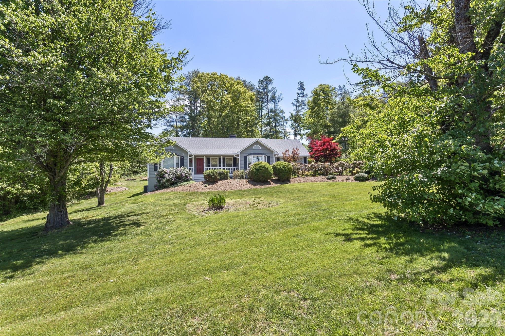 10 Applecross Road Weaverville, NC 28787 - Photo 4 of 37 Gallery Image 4