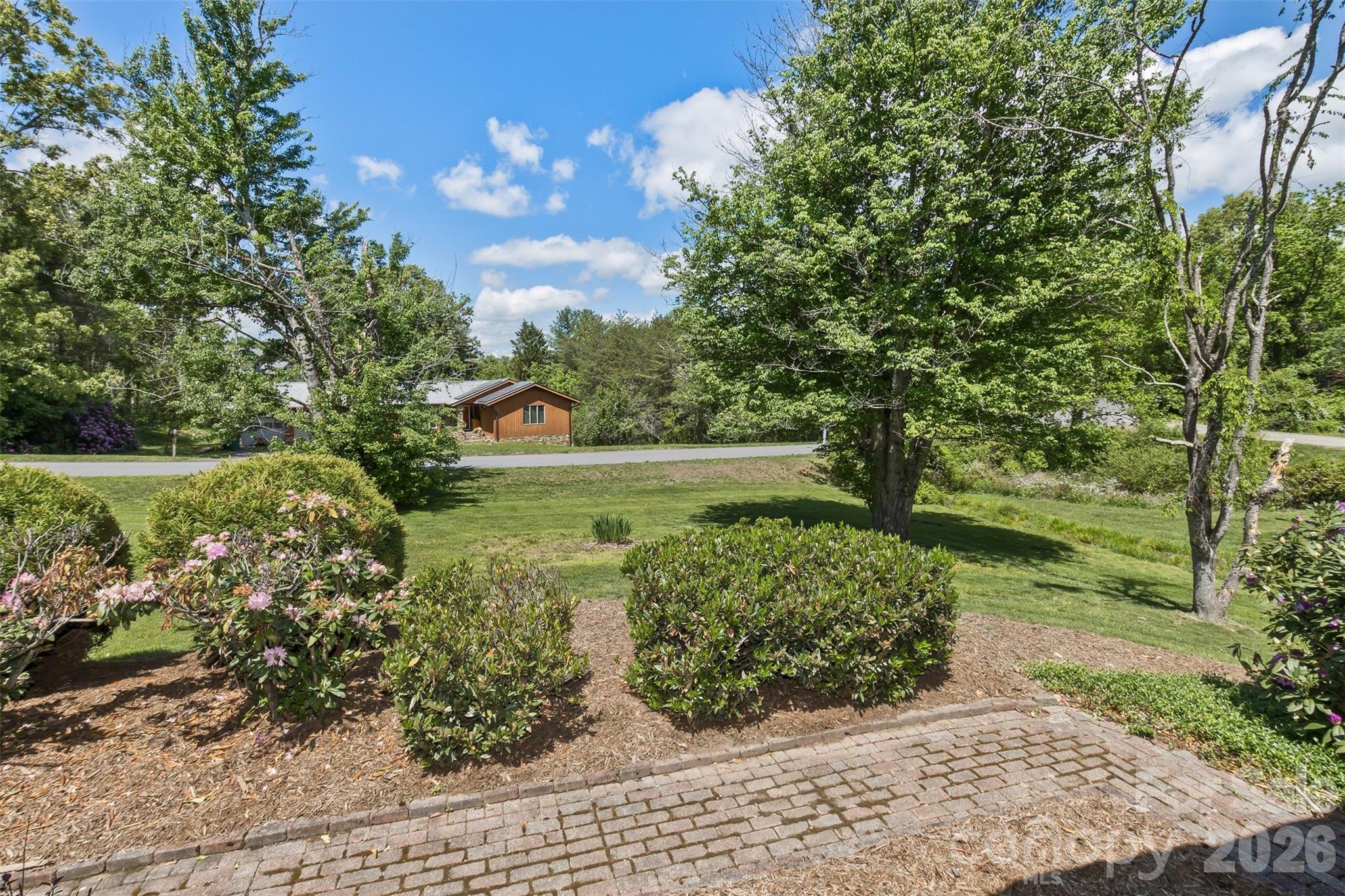 10 Applecross Road Weaverville, NC 28787 - Photo 8 of 37 Gallery Image 8