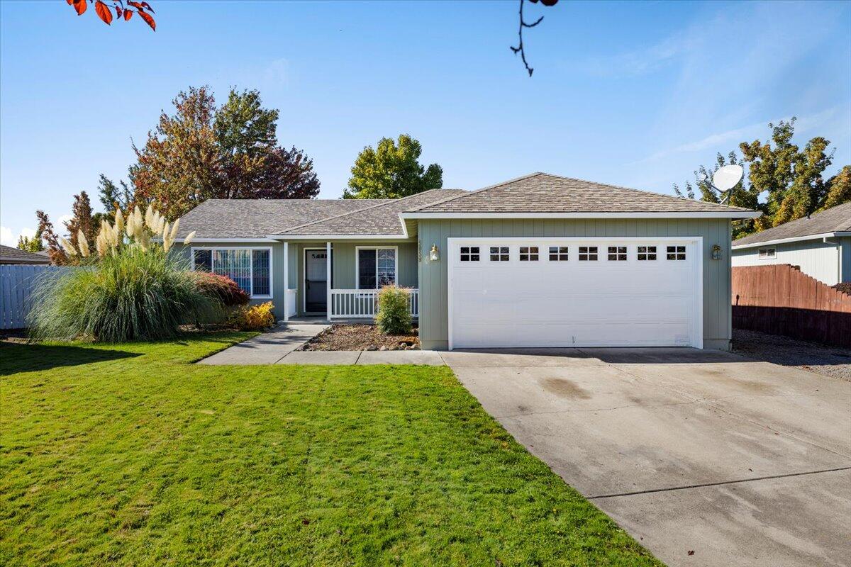 8089 Abbey Road White City, OR 97503 - Photo 1 of 28 01-CI_6632