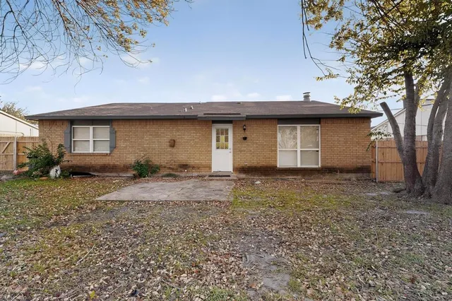 $2,000 | 6805 Newcastle Place, North Richland Hills, TX 76182