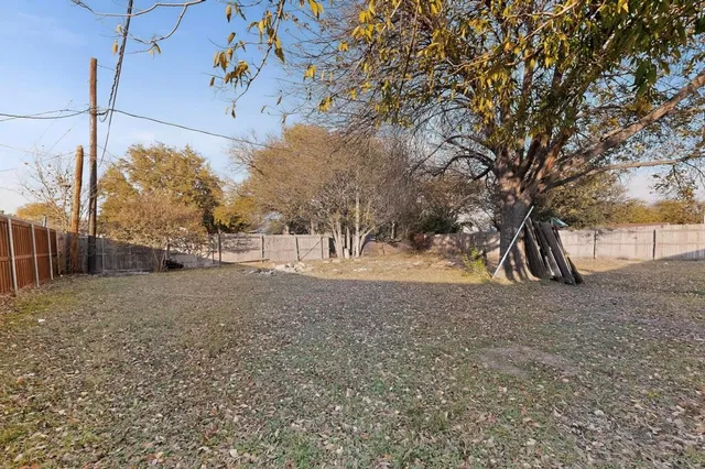 $2,000 | 6805 Newcastle Place, North Richland Hills, TX 76182