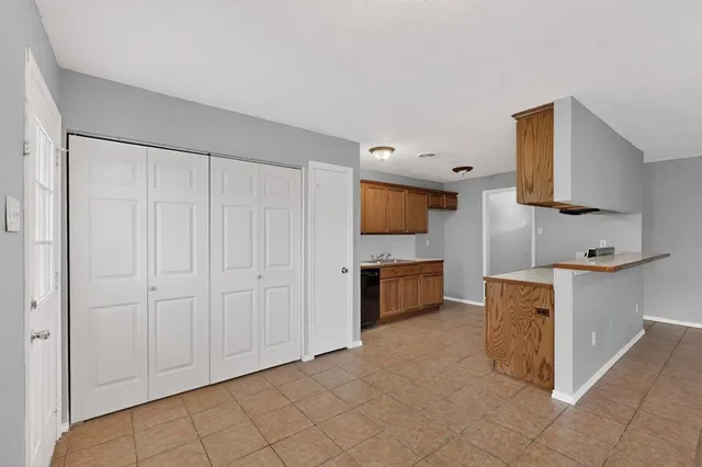 $2,000 | 6805 Newcastle Place, North Richland Hills, TX 76182