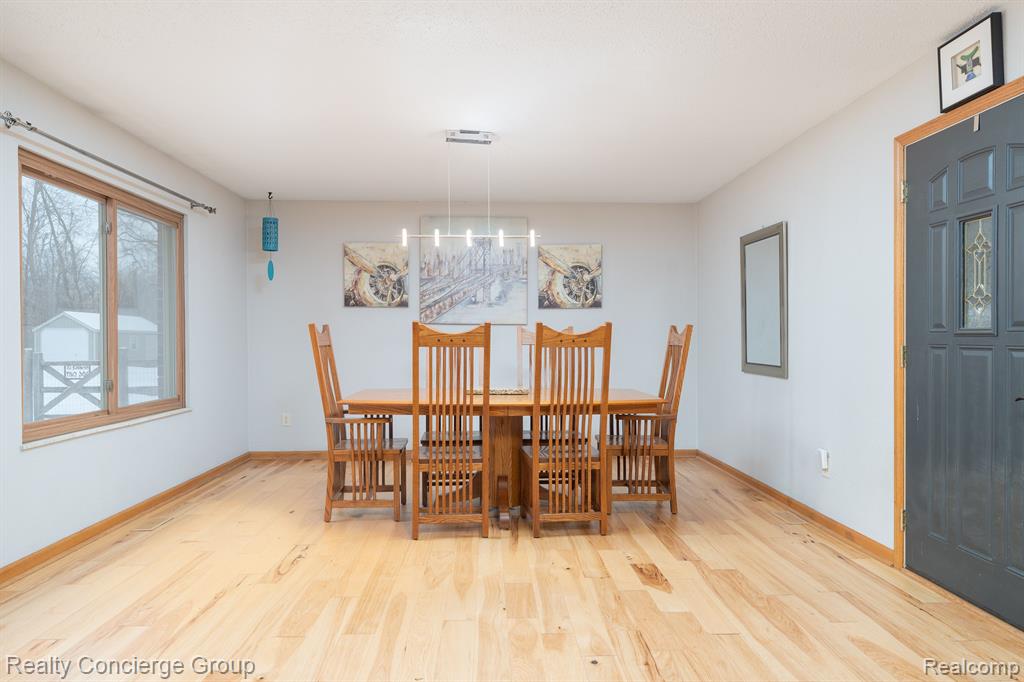 1339 West Dean Road Temperance, MI 48182 - Photo 4 of 35