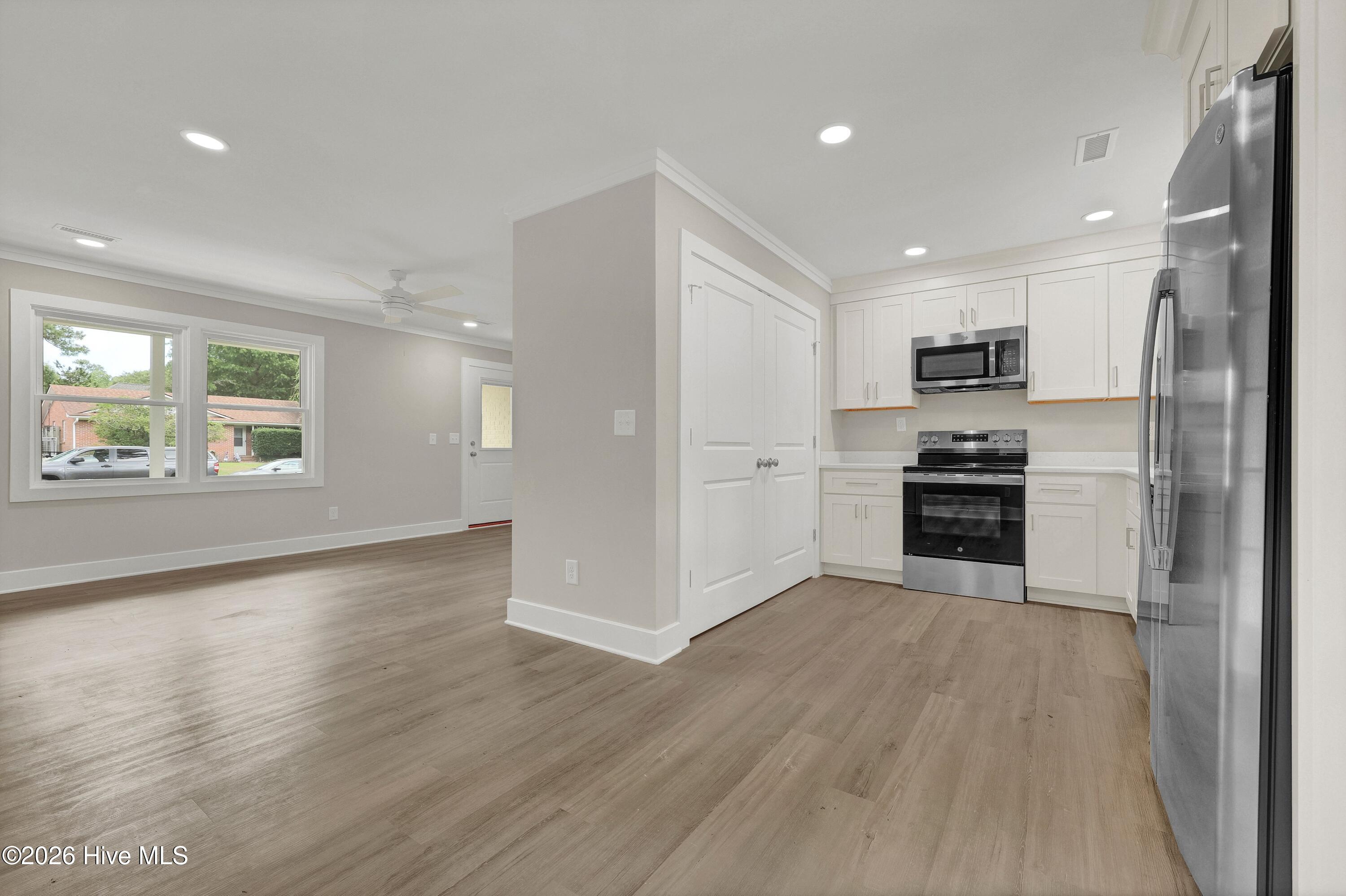 114 Springhill Road Wilmington, NC 28411 - Photo 11 of 28