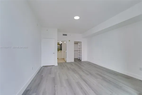 $5,000 | 3340 Northeast 190th Street, Unit 1102, Aventura, FL 33180