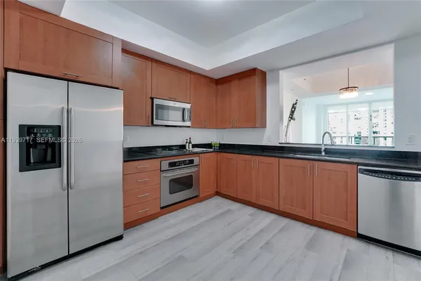 $5,000 | 3340 Northeast 190th Street, Unit 1102, Aventura, FL 33180