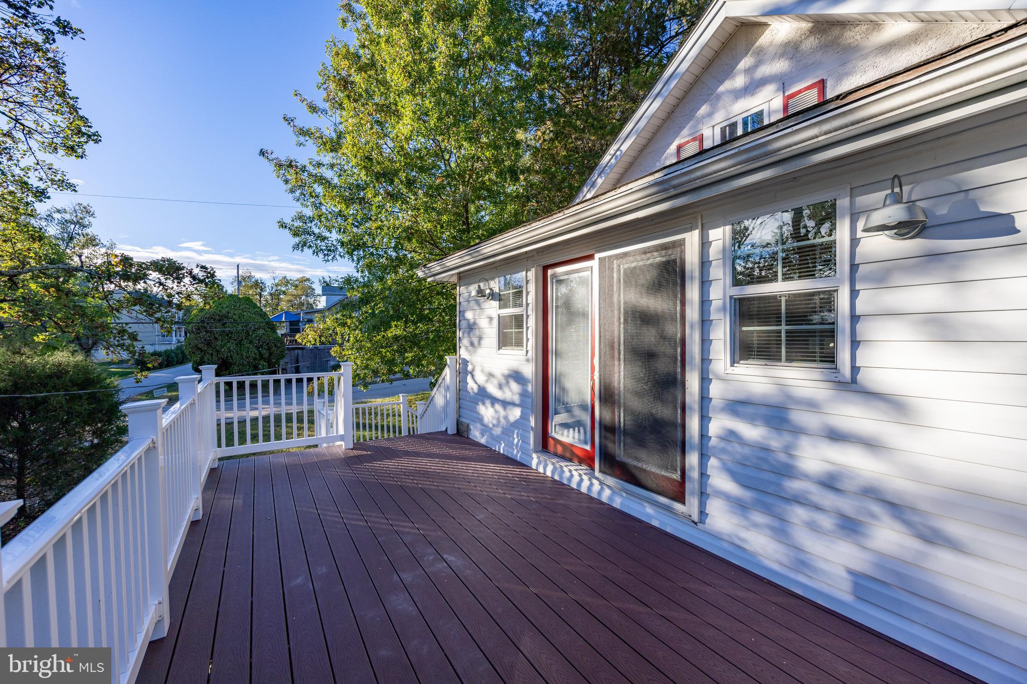103 Valley View Road Phoenixville, PA 19460 - Photo 27 of 38 a porch with seating space