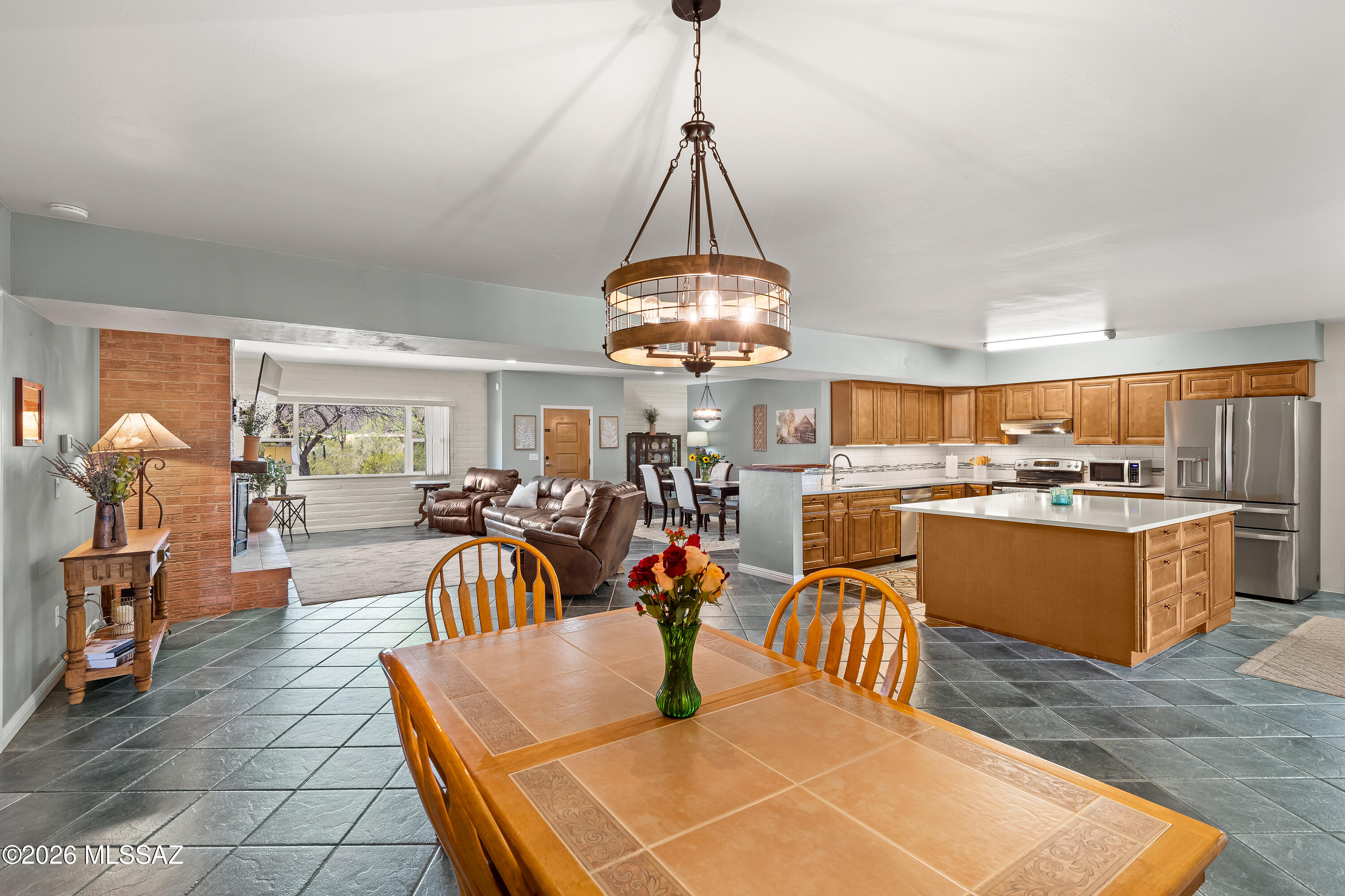 7005 North Wade Road Tucson, AZ 85743 - Photo 13 of 50 Kitchen and Dining