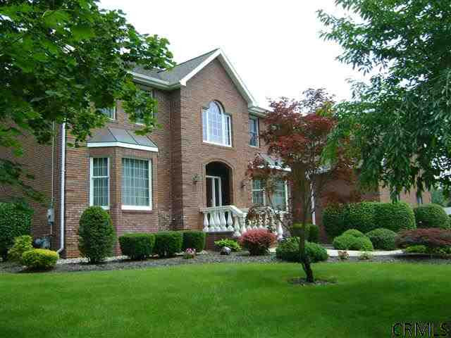 2013 Lisa Lane Schenectady, NY 12303 - Photo 1 of 24 Photo 1