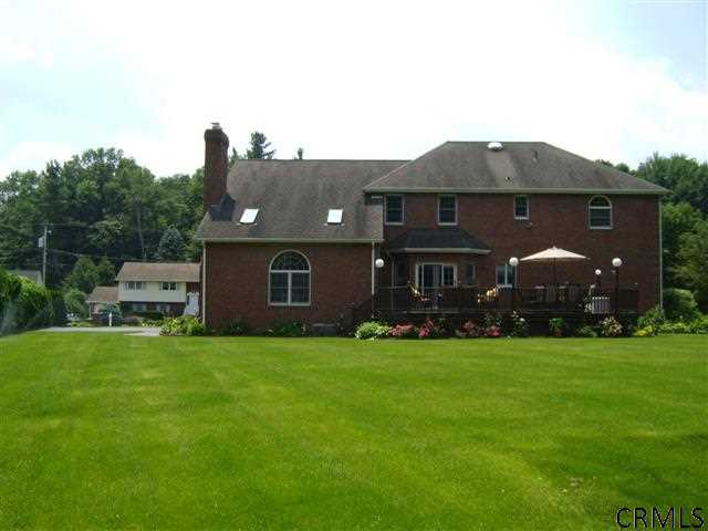 2013 Lisa Lane Schenectady, NY 12303 - Photo 22 of 24 Photo 22