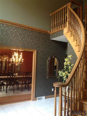 2013 Lisa Lane Schenectady, NY 12303 - Photo 3 of 24 Photo 3