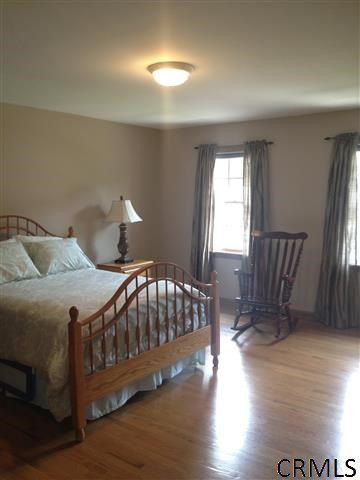 2013 Lisa Lane Schenectady, NY 12303 - Photo 9 of 24 Photo 9