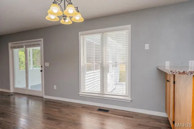 $399,900 | 218 South King Street, Lebanon, MO 65536