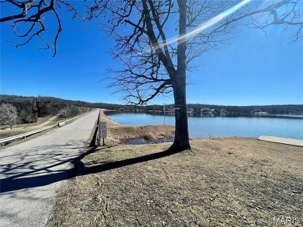 $6,500 | 114 Summer Set Drive, De Soto, MO 63020