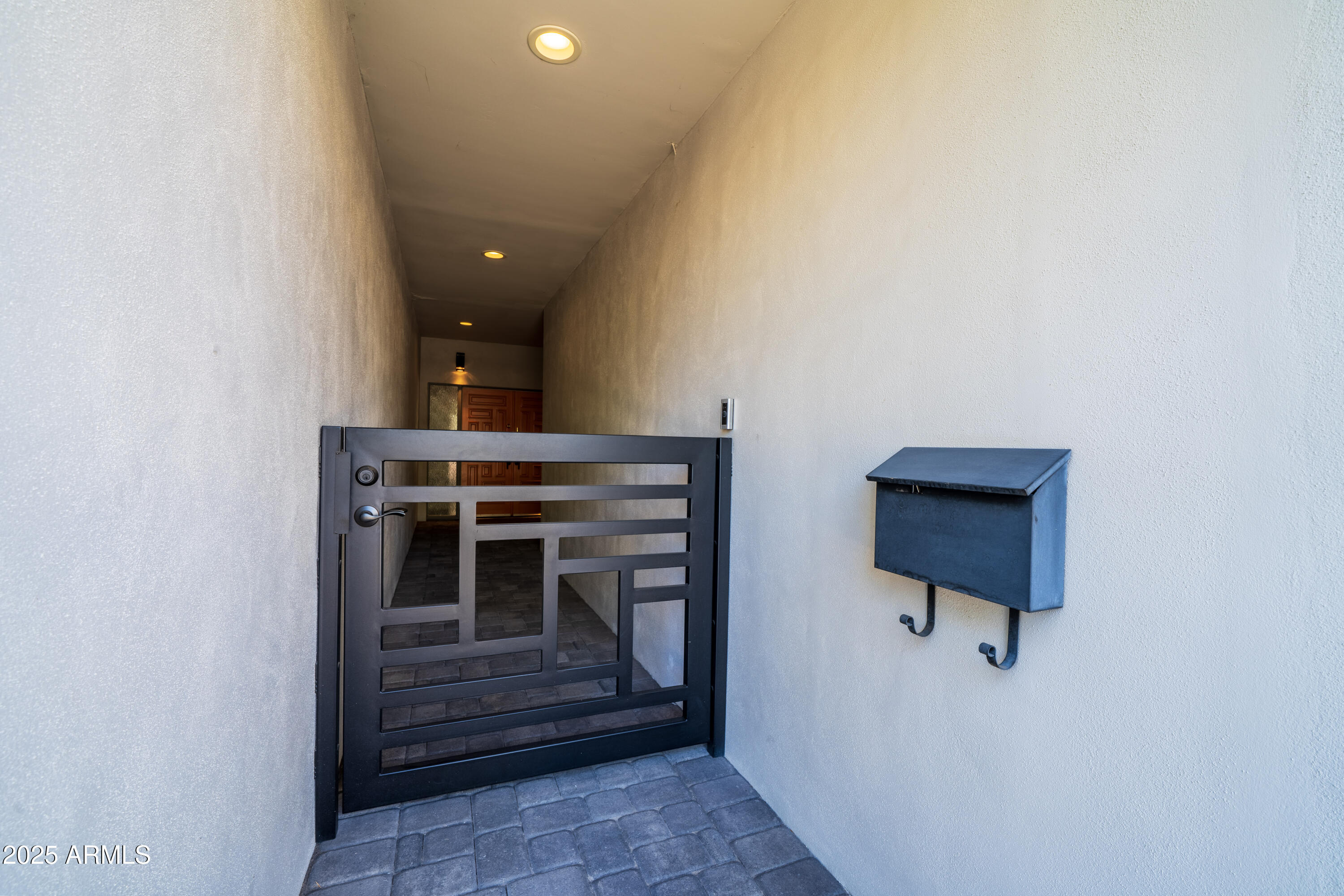 3514 North 25th Place Phoenix, AZ 85016 - Photo 5 of 63 11-DSC05729-HDR