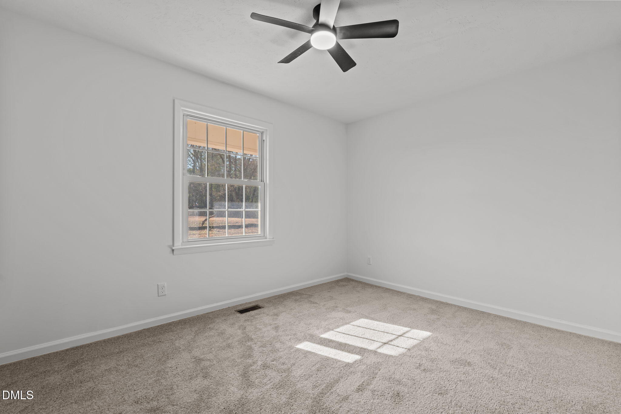5420 Shipman Road Hope Mills, NC 28348 - Photo 8 of 31