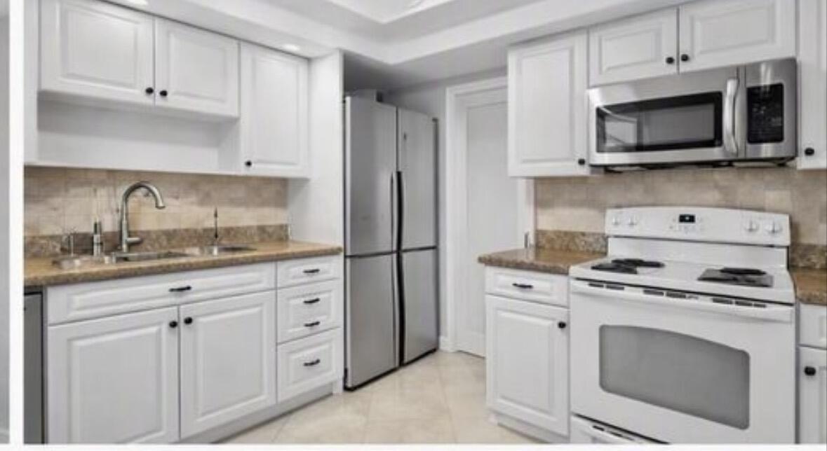3213 Colony Club Road, Unit 3E Pompano Beach, FL 33062 - Photo 3 of 19 IMG_0621