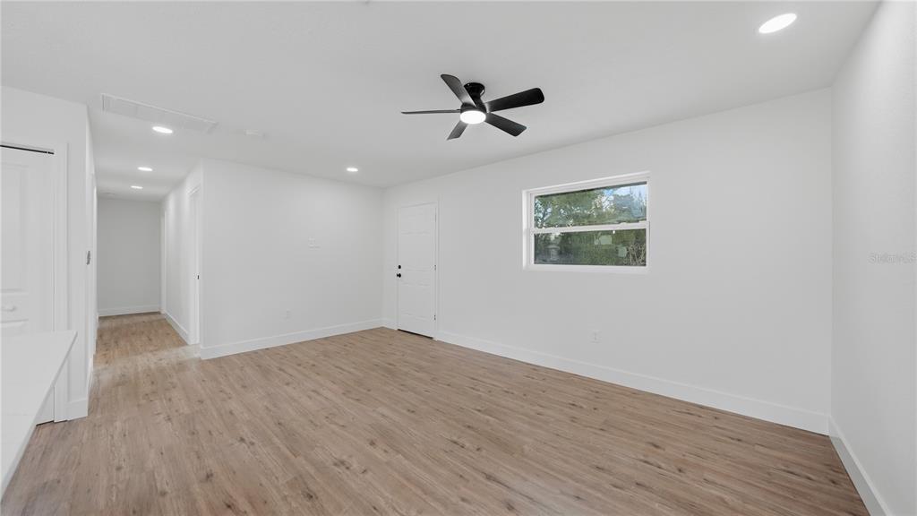 561 Yale Road Venice, FL 34293 - Photo 11 of 23