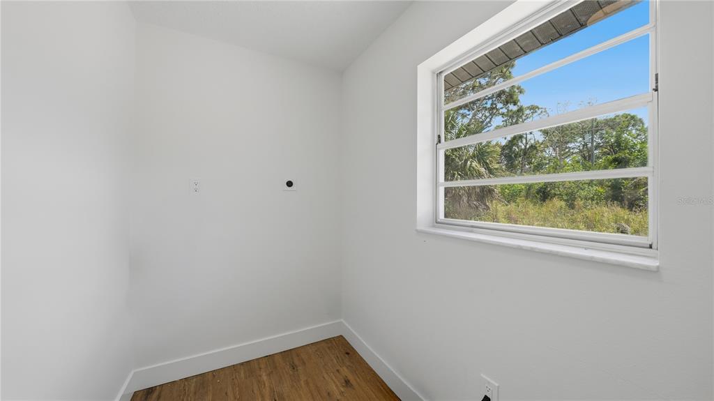 561 Yale Road Venice, FL 34293 - Photo 14 of 23