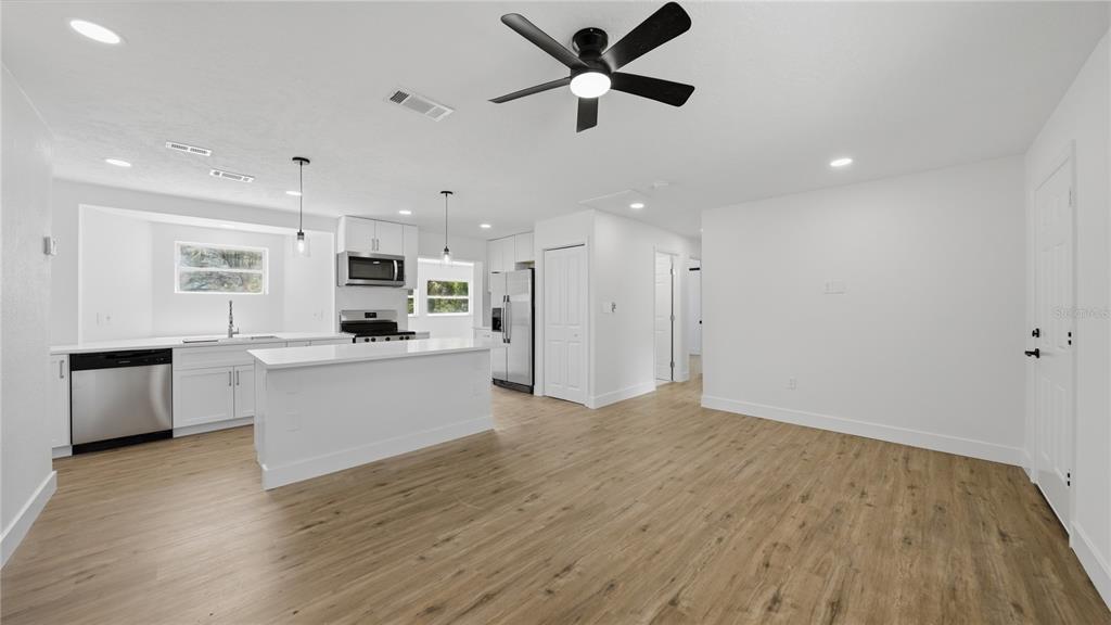 561 Yale Road Venice, FL 34293 - Photo 2 of 23