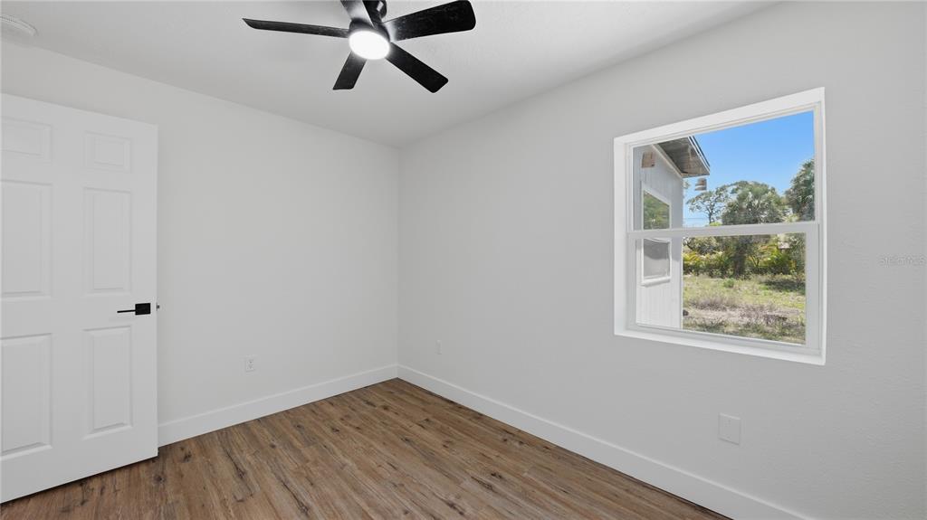 561 Yale Road Venice, FL 34293 - Photo 6 of 23