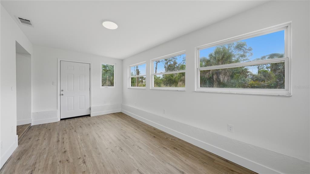 561 Yale Road Venice, FL 34293 - Photo 10 of 23