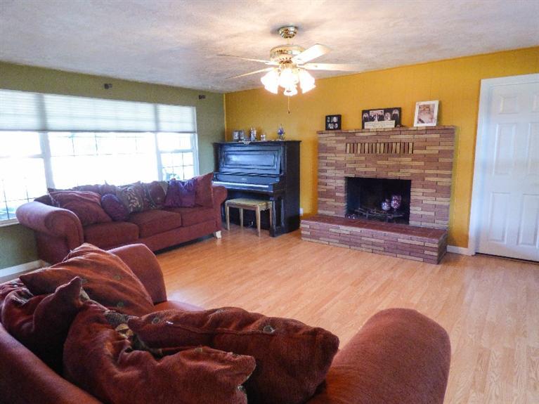 5375 Raymond Way Central Point, OR 97502 - Photo 2 of 25 Additional Photo