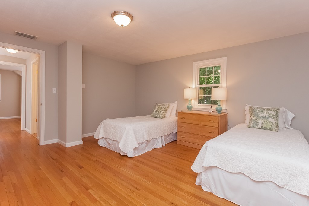136 Franklin Road Longmeadow, MA 01106 - Photo 18 of 30 Gallery Image 18