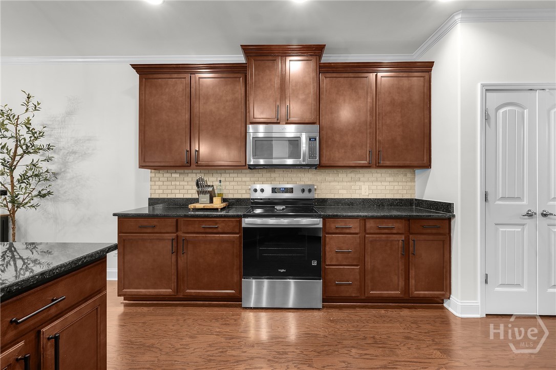 156 Tahoe Drive Pooler, GA 31322 - Photo 11 of 53 Kitchen