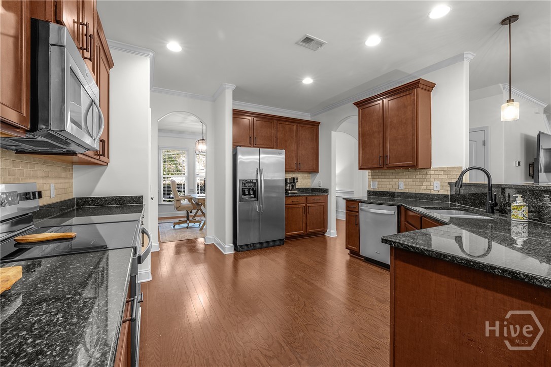 156 Tahoe Drive Pooler, GA 31322 - Photo 12 of 53 Kitchen