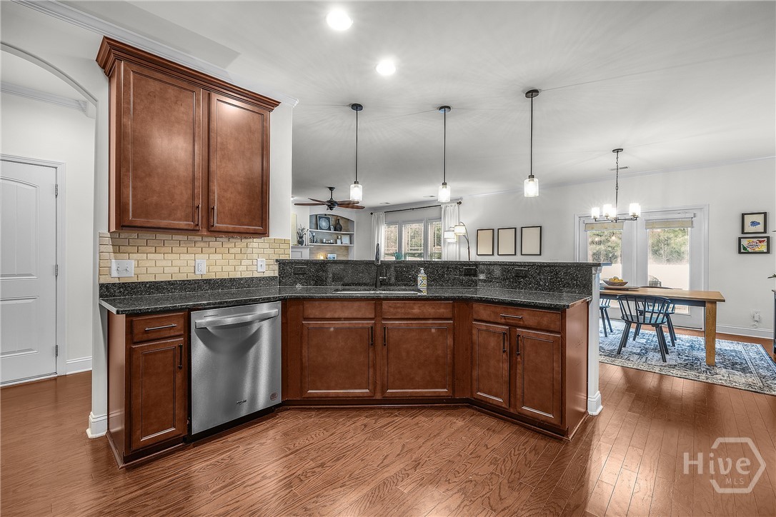 156 Tahoe Drive Pooler, GA 31322 - Photo 8 of 53 Kitchen