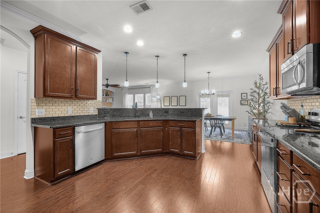 156 Tahoe Drive Pooler, GA 31322 - Photo 9 of 53 Kitchen