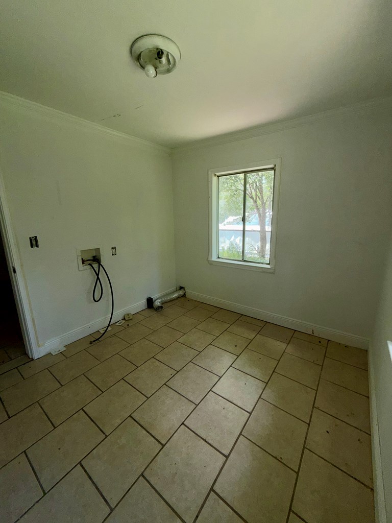 304 Opp Avenue Andalusia, AL 36420 - Photo 9 of 14 Bed/laundry