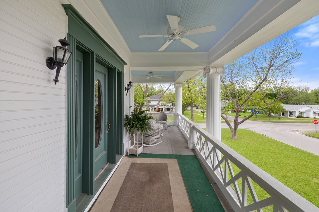 819 Hackberry Street Taylor, TX 76574 - Photo 21 of 40
