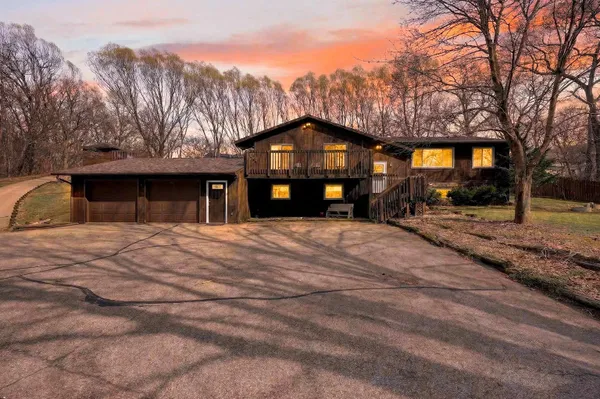 $645,000 | 2934 Co West, Deerfield, WI 53531