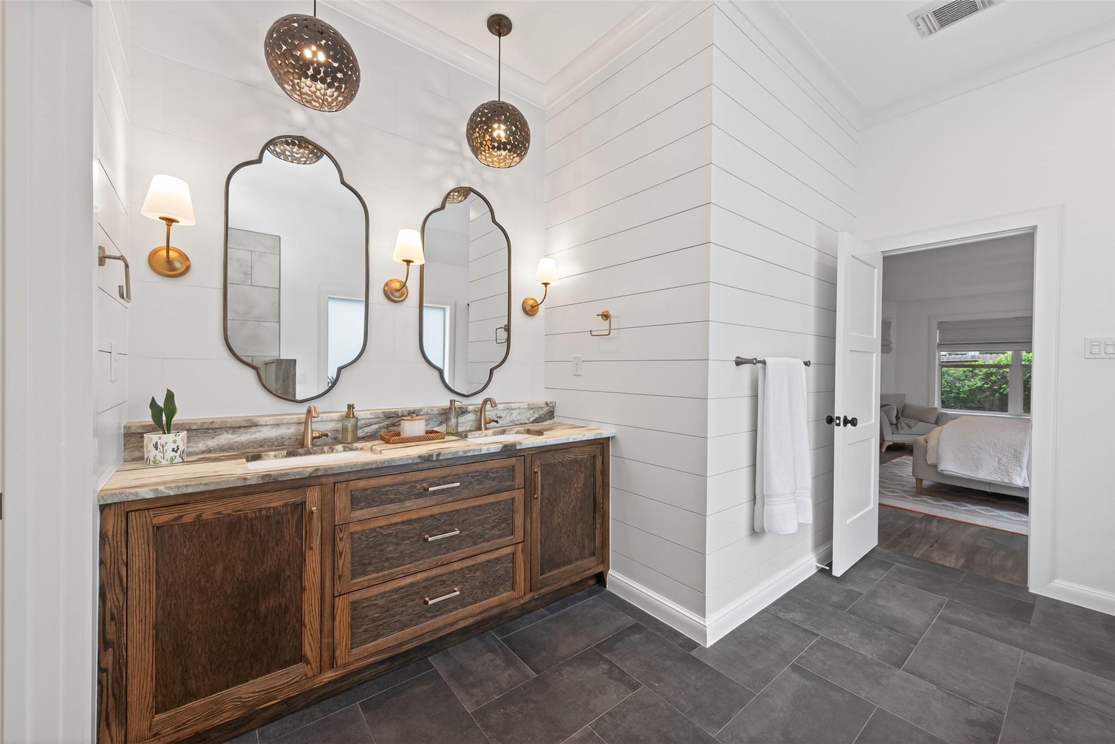10 Belcarra Place Spring, TX 77382 - Photo 35 of 49 Professional design. Great lighting. WOW!
