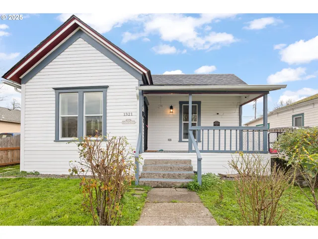 $299,000 | 1321 Southeast Mill Street, Roseburg, OR 97470