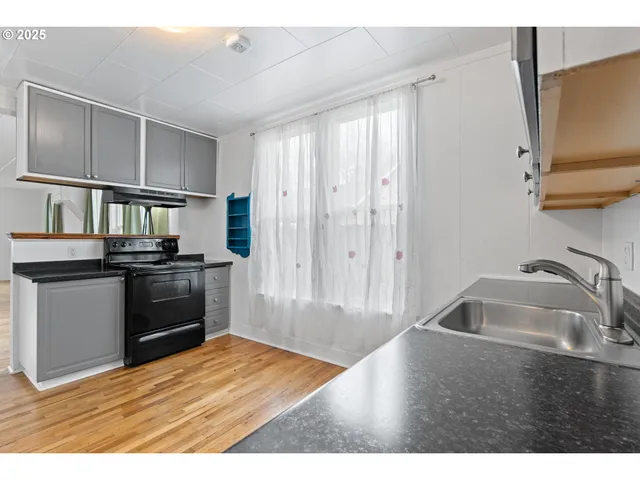 $299,000 | 1321 Southeast Mill Street, Roseburg, OR 97470