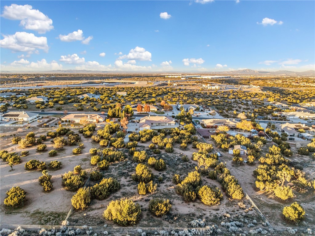 11385 Oak Ridge Drive Oak Hills, CA 92344 - Photo 15 of 69