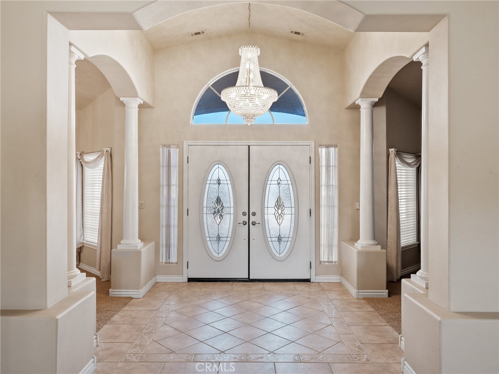 11385 Oak Ridge Drive Oak Hills, CA 92344 - Photo 18 of 69