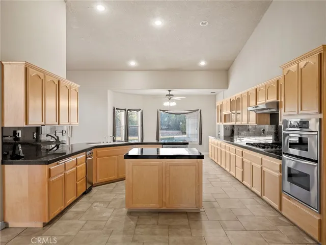 $1,150,000 | 11385 Oak Ridge Drive, Oak Hills, CA 92344