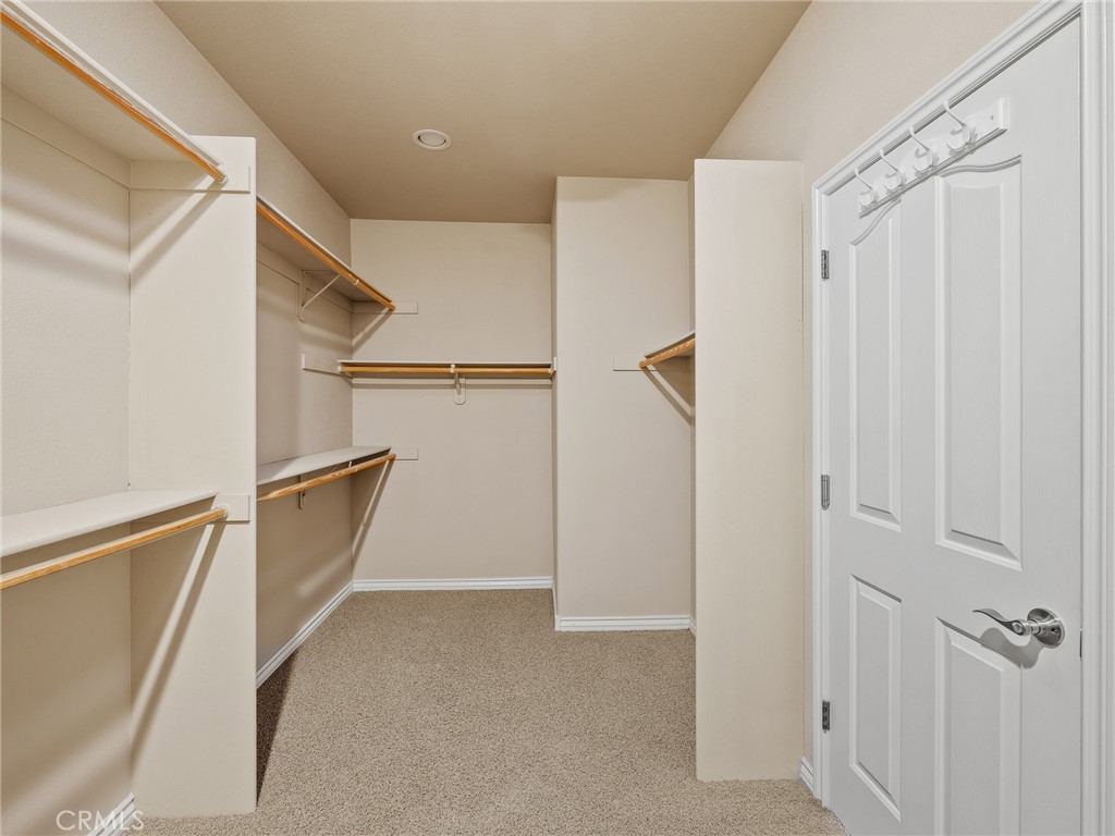11385 Oak Ridge Drive Oak Hills, CA 92344 - Photo 48 of 69 a view of walk in closet