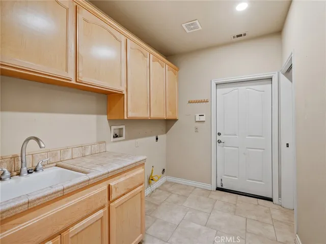 $1,150,000 | 11385 Oak Ridge Drive, Oak Hills, CA 92344