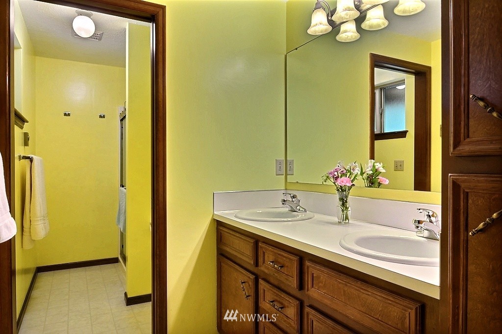 9455 Sidney Road Southwest Port Orchard, WA 98367 - Photo 16 of 25 Gallery Image 16